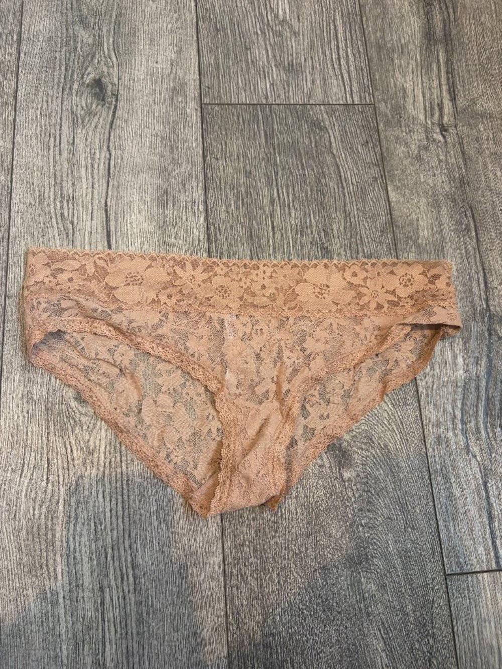 Victoria's Secret Womens XL Tan Lace Panties